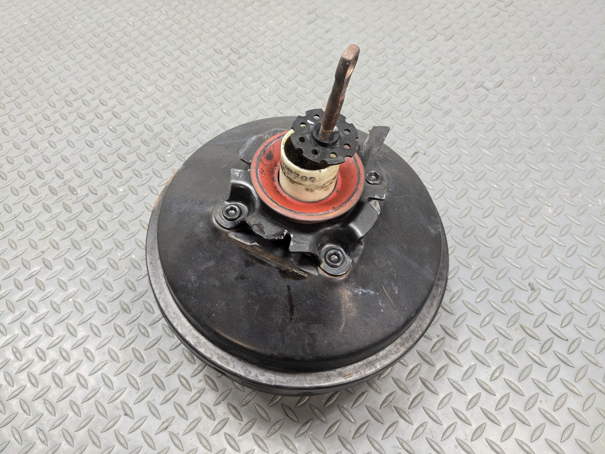 2004 - 2009 CADILLAC SRX OEM POWER BRAKE BOOSTER WITHOUT MASTER CYLINDER