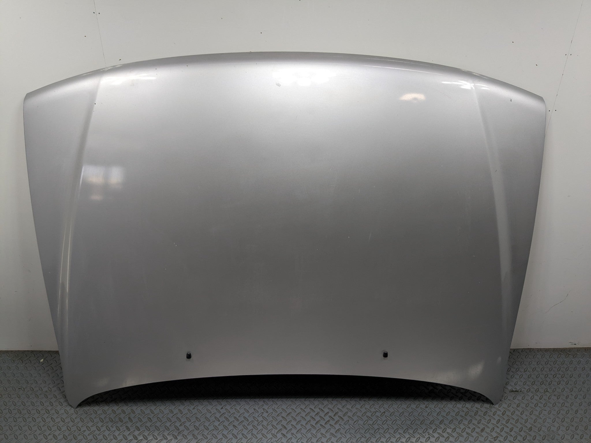 00 - 04 MITSUBISHI MONTERO SPORT OEM FRONT HOOD BONNET SHELL PANEL SILVER GRAY