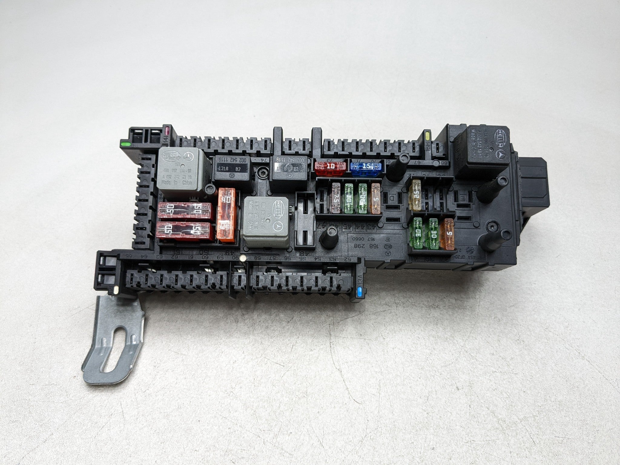 2012 - 2018 MERCEDES-BENZ CLS550 OEM FUSE RELAY JUNCTION BOX BLOCK MODULE