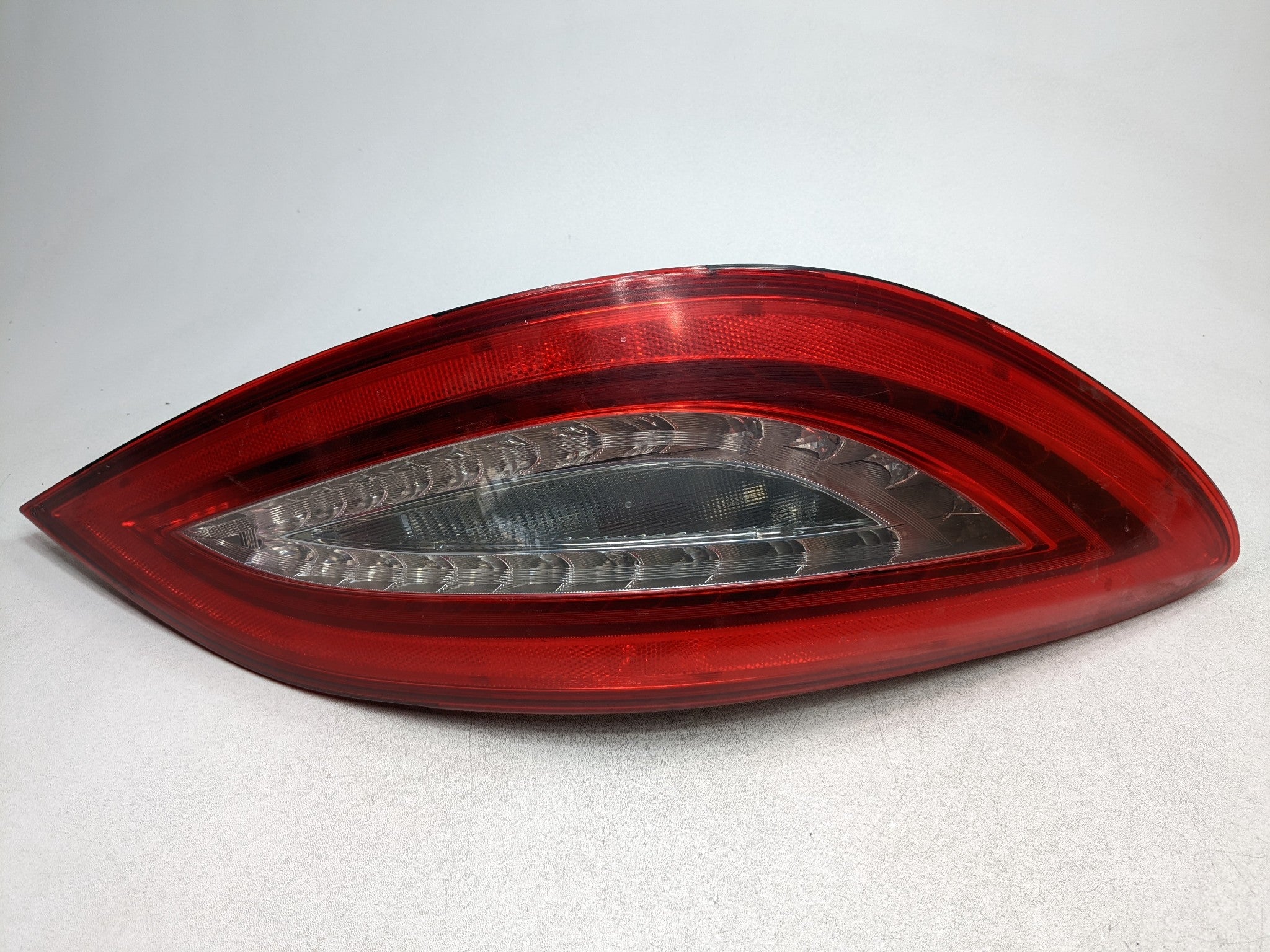 12 - 18 MERCEDES-BENZ CLS550 OEM TAIL LIGHT ASSEMBLY QUARTER MOUNTED REAR LEFT