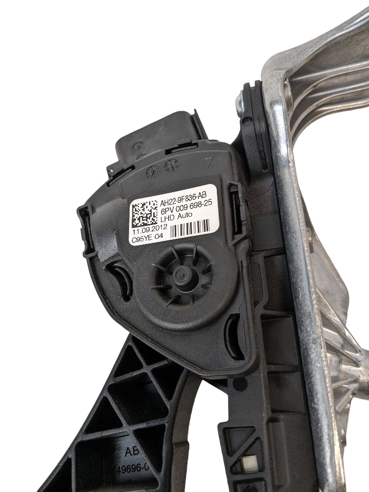 10 - 13 OEM LAND ROVER RANGE ROVER SPORT GAS PEDAL THROTTLE ACCELERATOR SENSOR