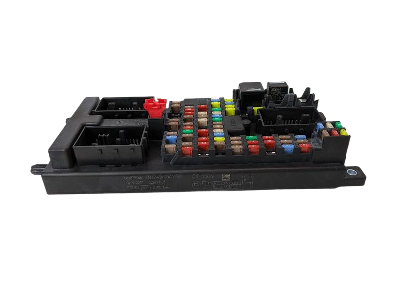 10 - 13 OEM LR RANGE ROVER SPORT FRONT ENGINE BAY FUSE RELAY JUNCTION BOX