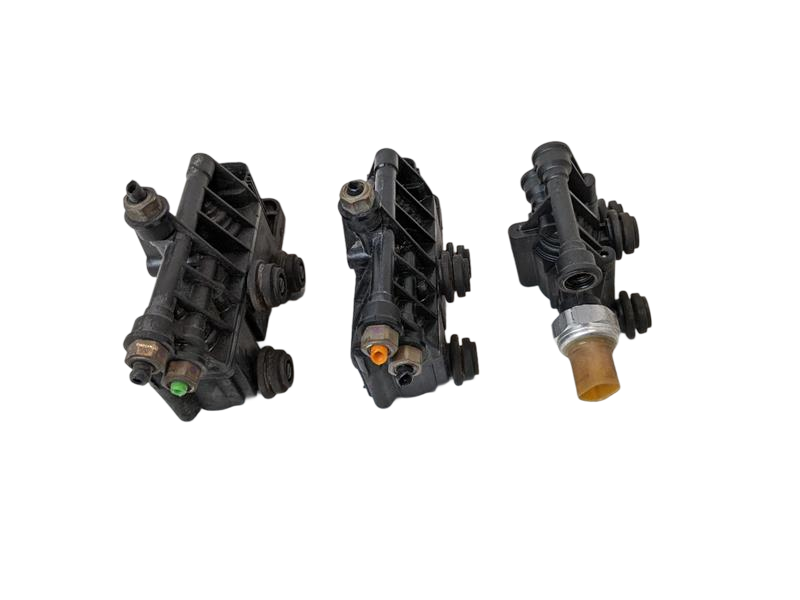 10 - 13 OEM LR RANGE ROVER SPORT AIR SUSPENSION RELIEF VALVE BLOCK SET OF THREE