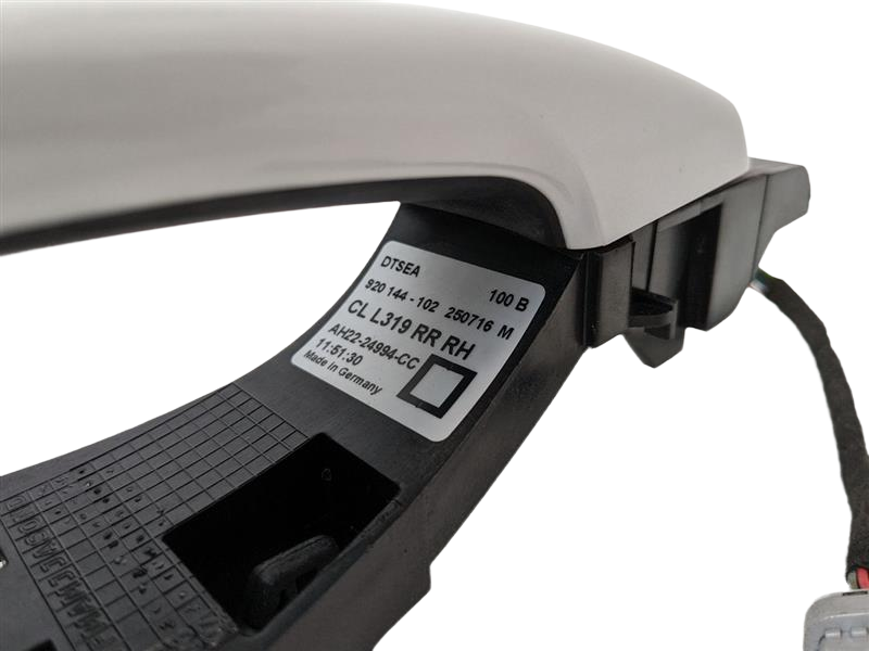 2014 - 2016 OEM LAND ROVER LR4 REAR RIGHT PASSENGER SIDE EXTERIOR DOOR HANDLE