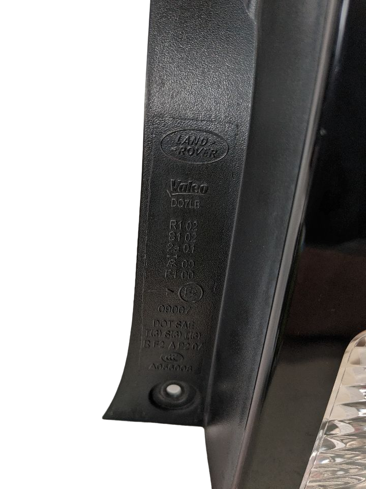 2014 - 2016 OEM LAND ROVER LR4 REAR RIGHT PASSENGER SIDE TAIL LAMP ASSEMBLY