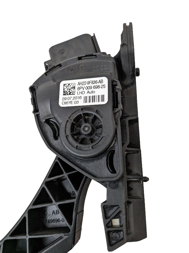 2014 - 2016 OEM LAND ROVER LR4 GAS ACCELERATOR THROTTLE PEDAL PAD