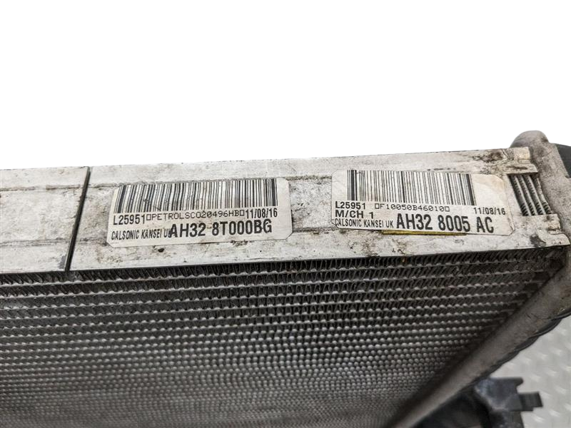 2014 - 2016 OEM LAND ROVER LR4 WATER COOLANT RADIATOR ASSEMBLY