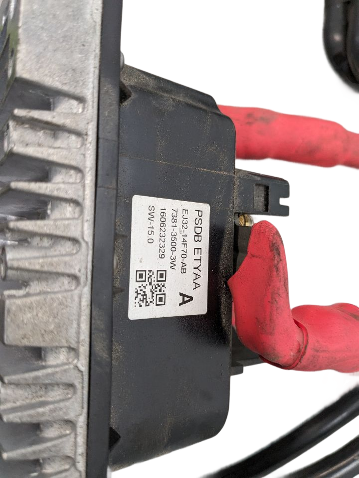 2014 - 2016 OEM LAND ROVER LR4 POWER DISTRIBUTION MODULE WITH BATTERY CABLE
