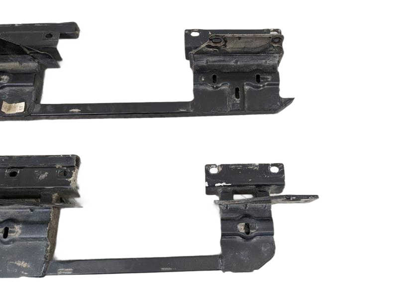 14 - 16 OEM LAND ROVER LR4 LEFT AND RIGHT SIDE RUNNING BOARD MOUNT BRACKET SET