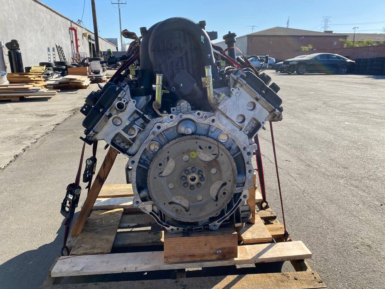 2005 - 2006 NISSAN ARMADA TITAN QX56 VK56DE 5.6L  V8 ENGINE MOTOR ASSEMBLY OEM