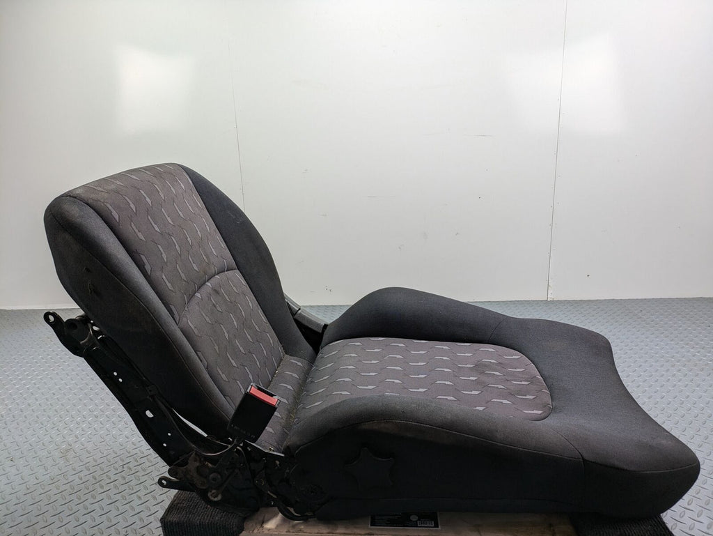 04 - 06 OEM MERCEDES-BENZ C230 FRONT RIGHT PASSENGER SIDE SEAT ASSEMBLY CLOTH