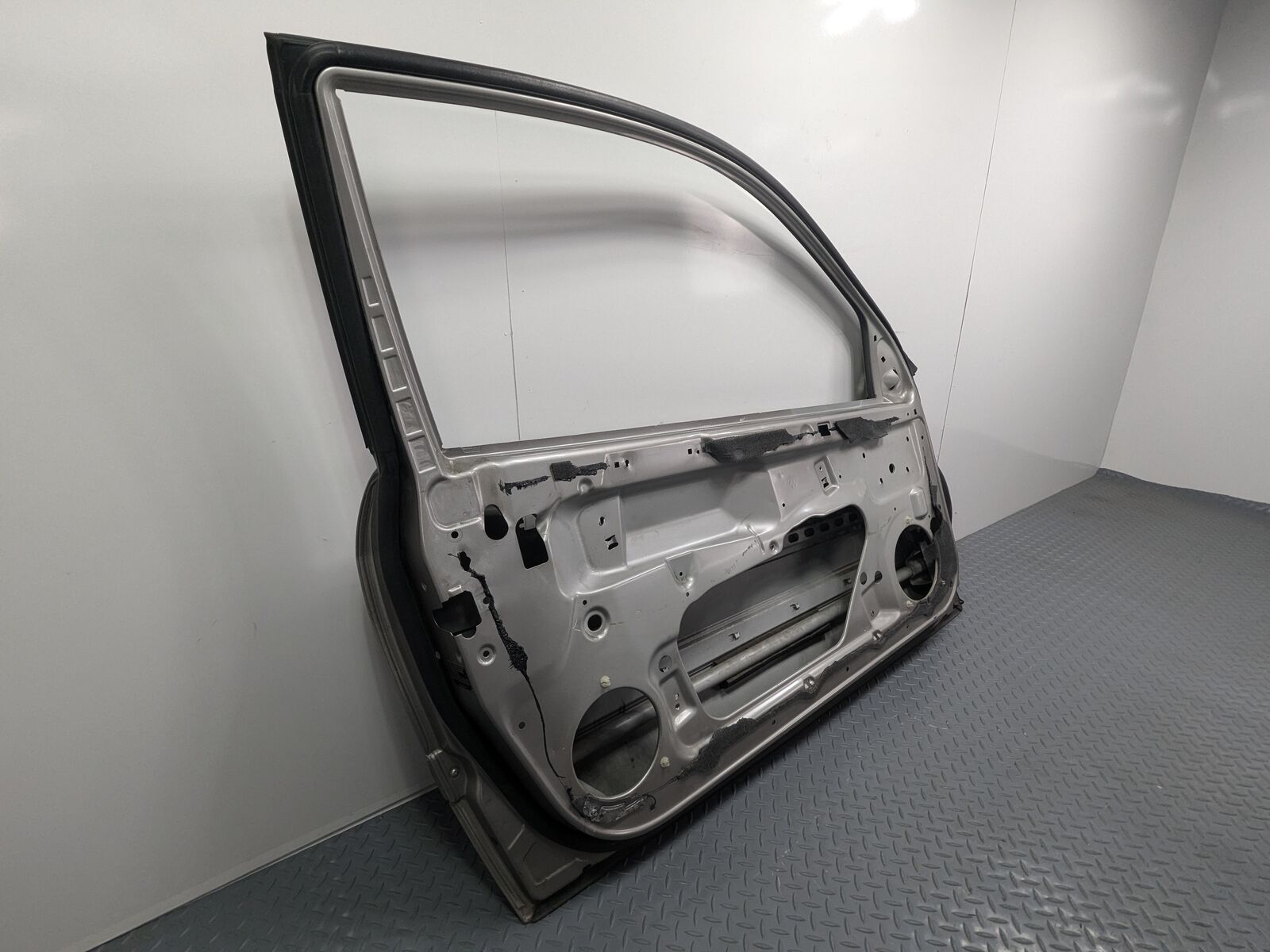 2004 - 2006 OEM MERCEDES-BENZ C230 FRONT LEFT DRIVER SIDE DOOR SHELL PANEL