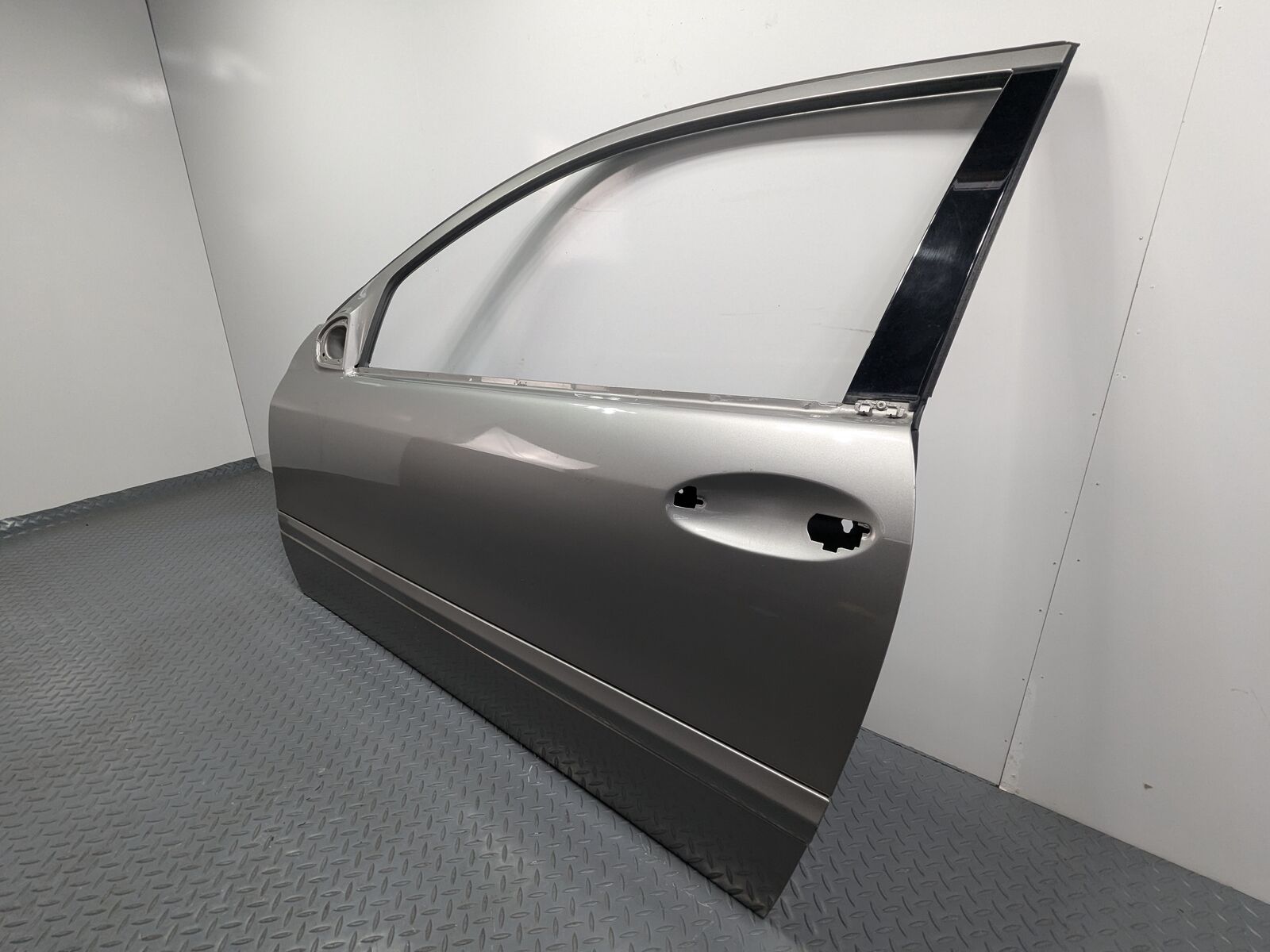 2004 - 2006 OEM MERCEDES-BENZ C230 FRONT LEFT DRIVER SIDE DOOR SHELL PANEL