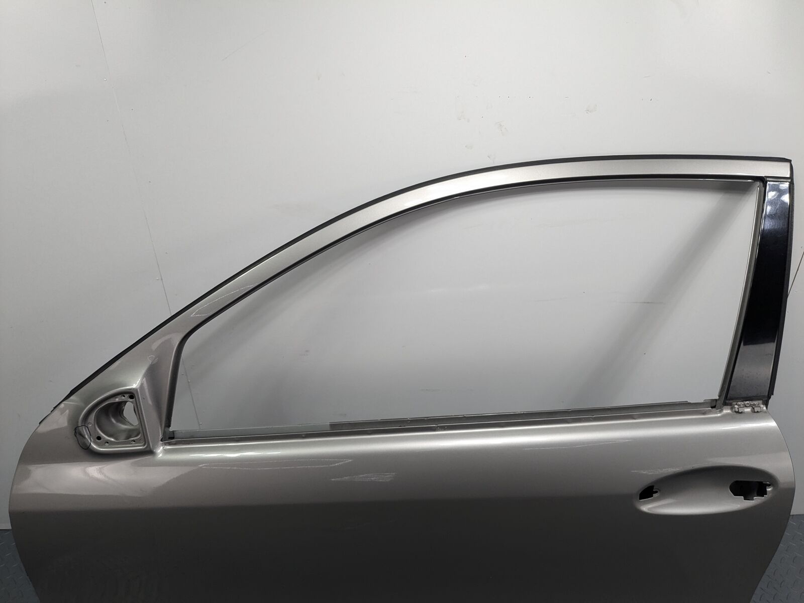 2004 - 2006 OEM MERCEDES-BENZ C230 FRONT LEFT DRIVER SIDE DOOR SHELL PANEL