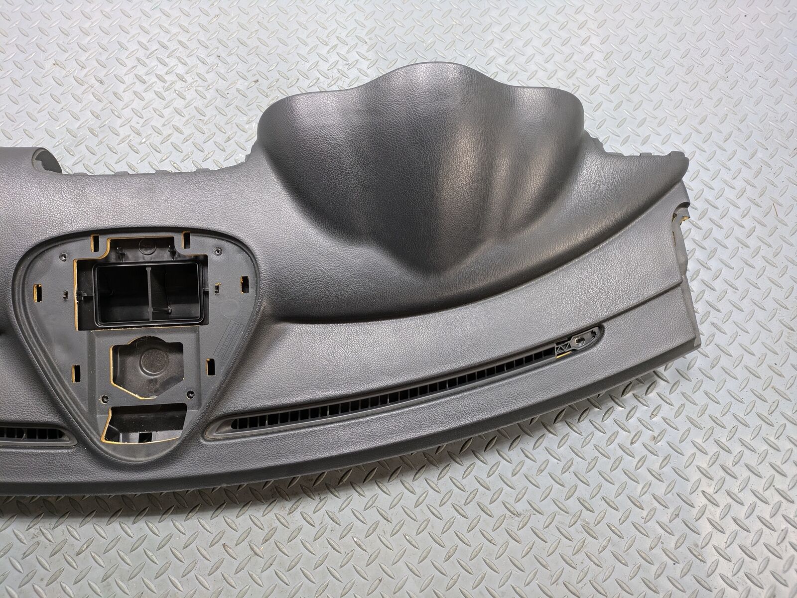 2004 - 2006 OEM MERCEDES-BENZ C230 FRONT DASHBOARD DASH PANEL ASSEMBLY