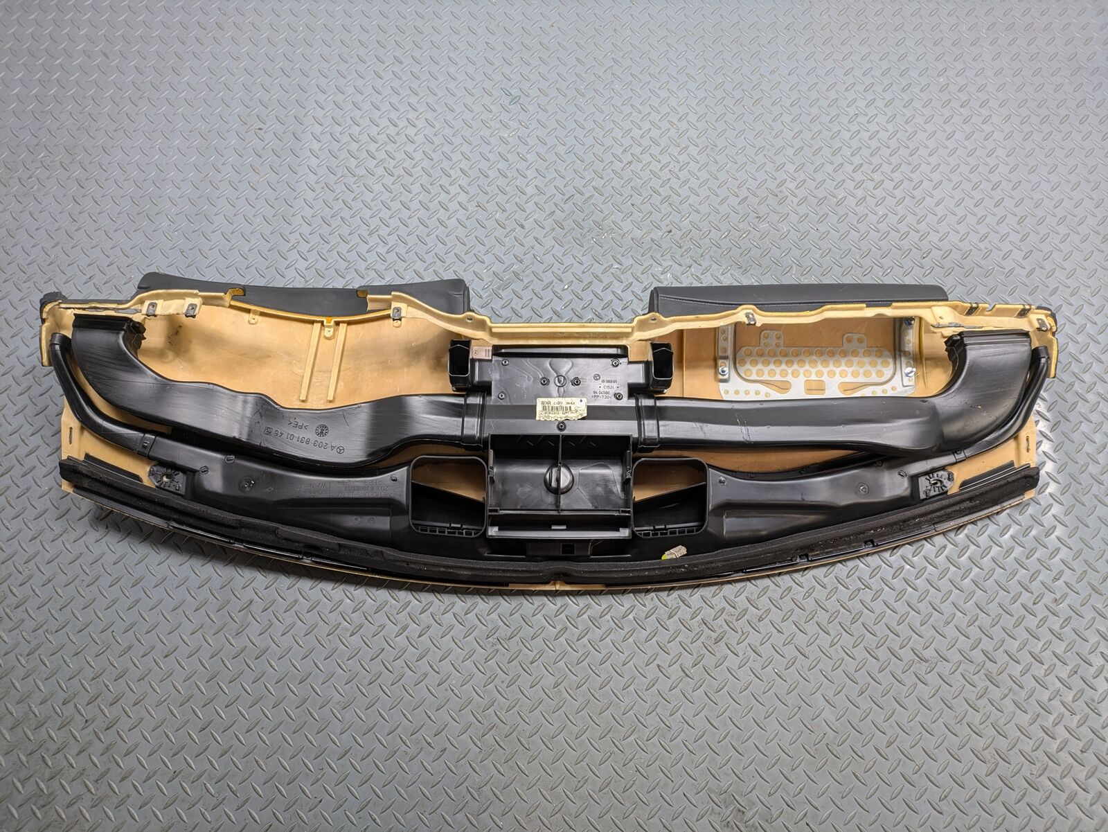 2004 - 2006 OEM MERCEDES-BENZ C230 FRONT DASHBOARD DASH PANEL ASSEMBLY