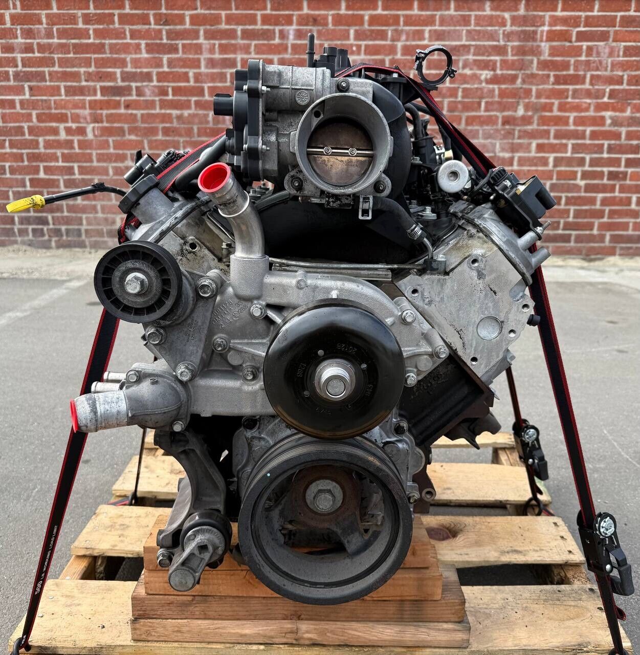 2003 - 2004 CADILLAC ESCALADE YUKON OEM 5.3L ENGINE MOTOR ASSEMBLY - 78K MILES!