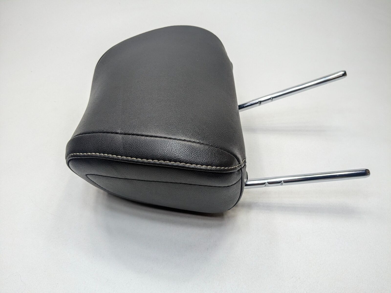 2009 - 2012 OEM FORD FLEX FRONT LEFT AND RIGHT DRIVER SIDE HEADREST BLACK