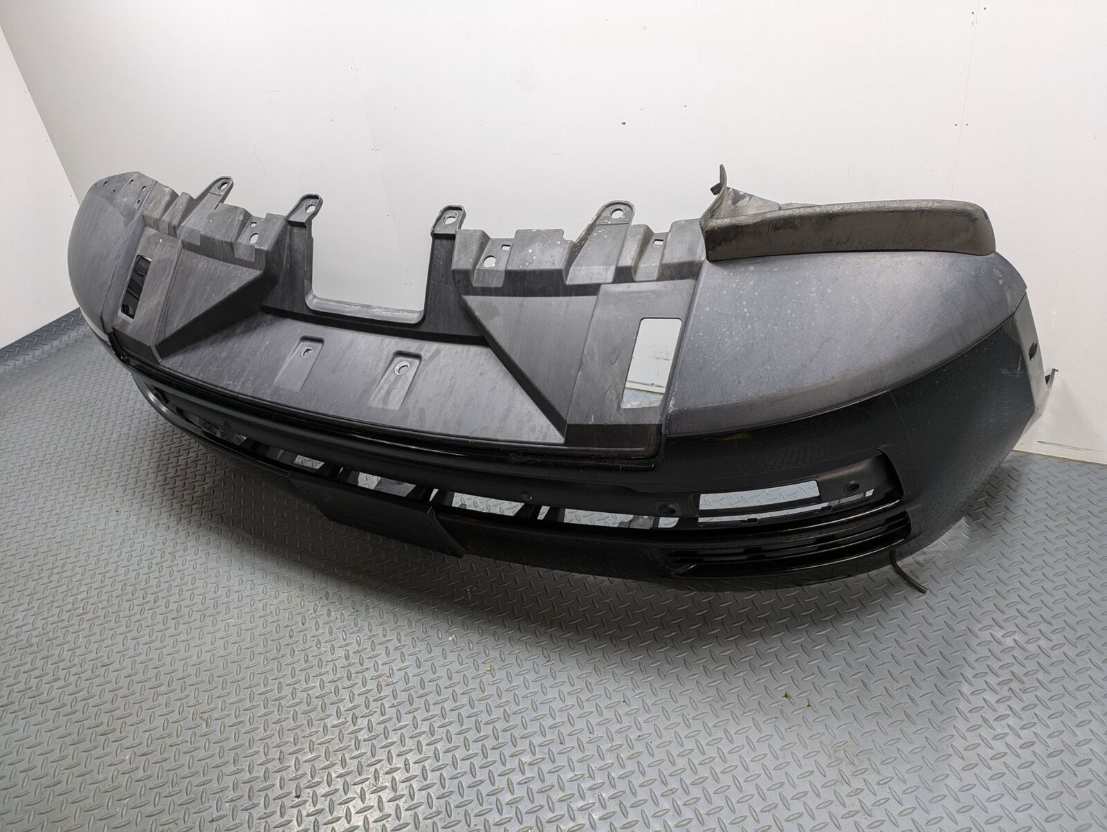 2013 - 2017 OEM LAND ROVER RANGE ROVER FRONT BUMPER COVER ASSEMBLY BLACK TO CA