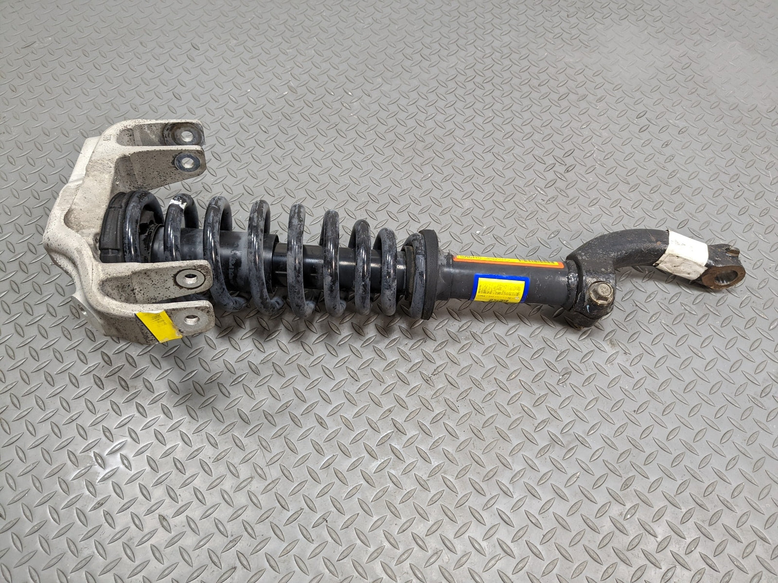 04 - 09 CADILLAC SRX OEM SHOCK ABSORBER STRUT ASSEMBLY FRONT LEFT AND RIGHT SIDE