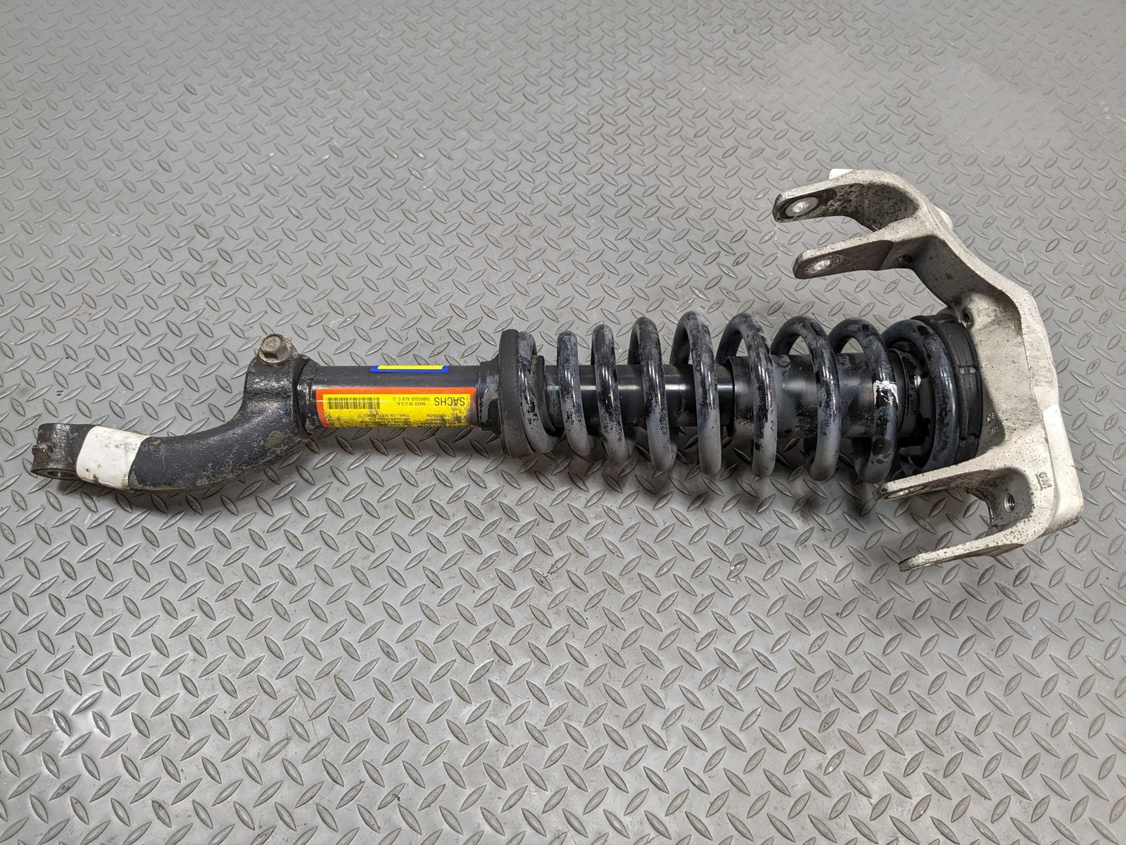 04 - 09 CADILLAC SRX OEM SHOCK ABSORBER STRUT ASSEMBLY FRONT LEFT AND RIGHT SIDE
