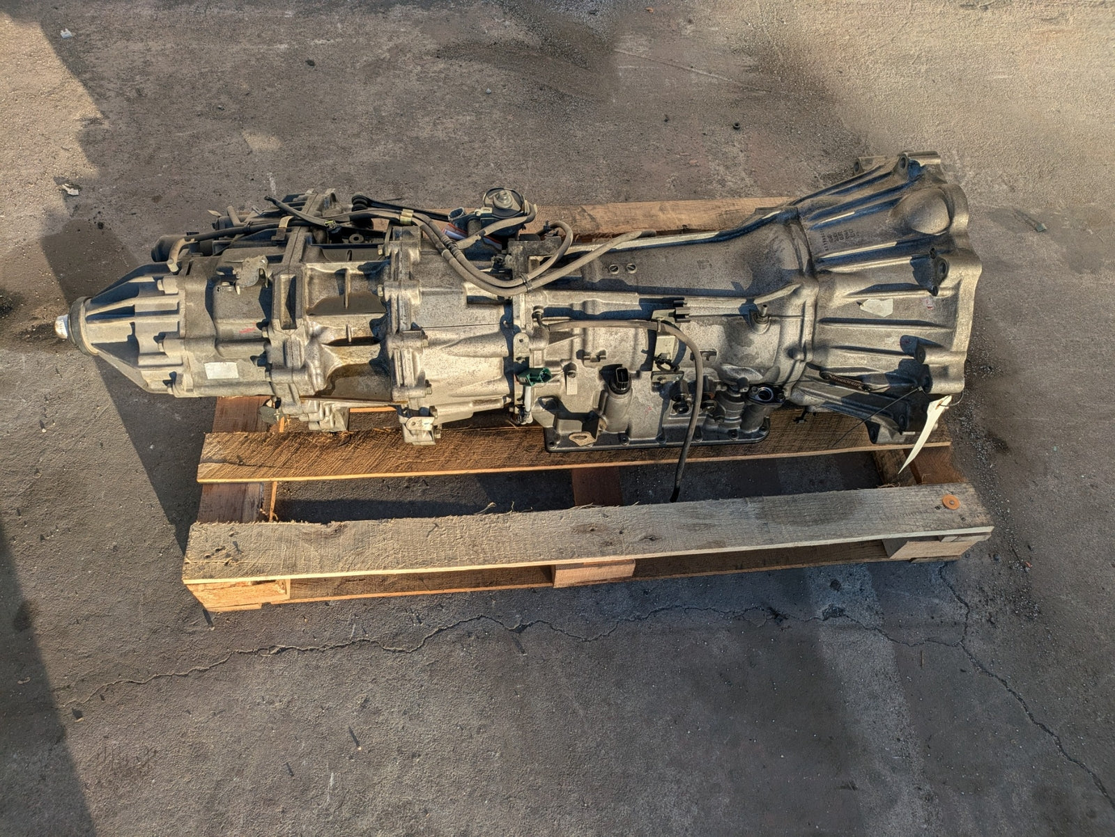 2005 - 2015 OEM NISSAN ARMADA 5.6L 5 SPEED AUTOMATIC TRANSMISSION ASSEMBLY