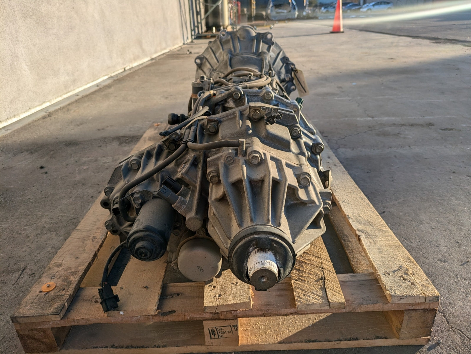 2005 - 2015 OEM NISSAN ARMADA 5.6L 5 SPEED AUTOMATIC TRANSMISSION ASSEMBLY