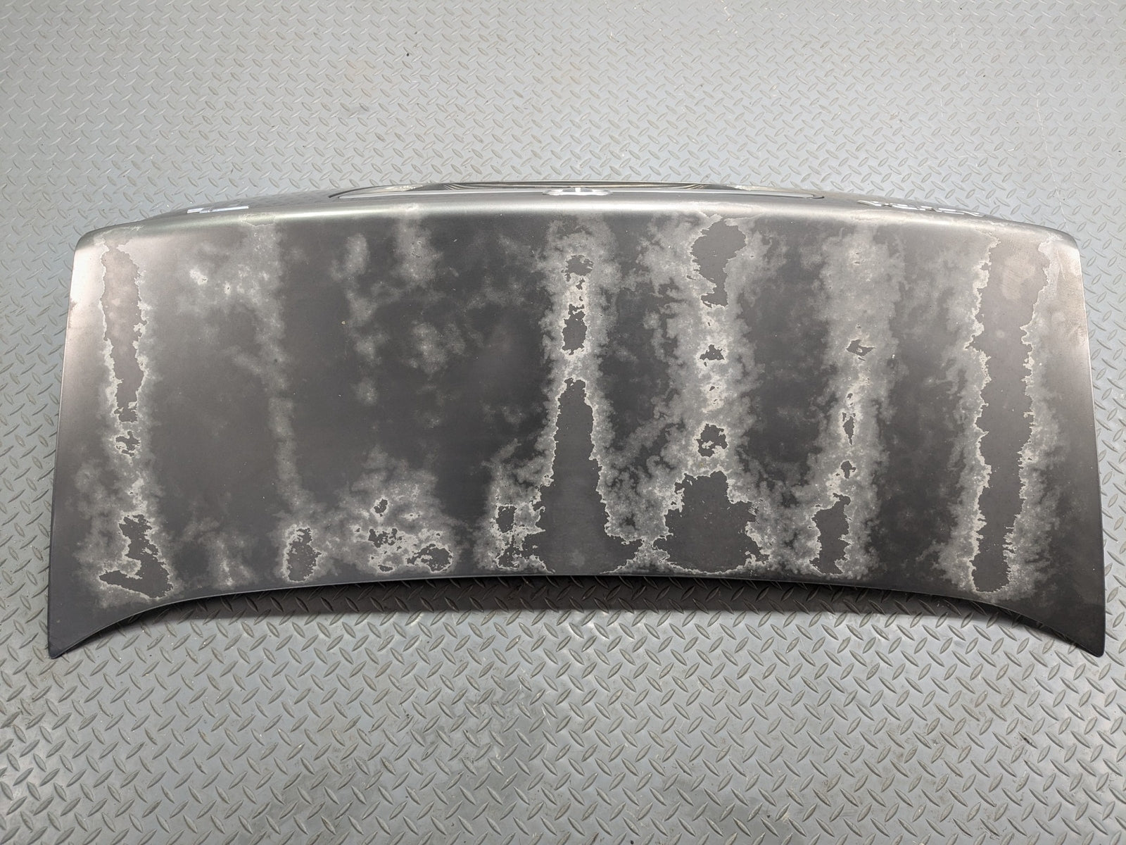 2004 - 2006 OEM ACURA TL REAR TRUNK LID DOOR DECKLID PANEL WITH EMBLEM