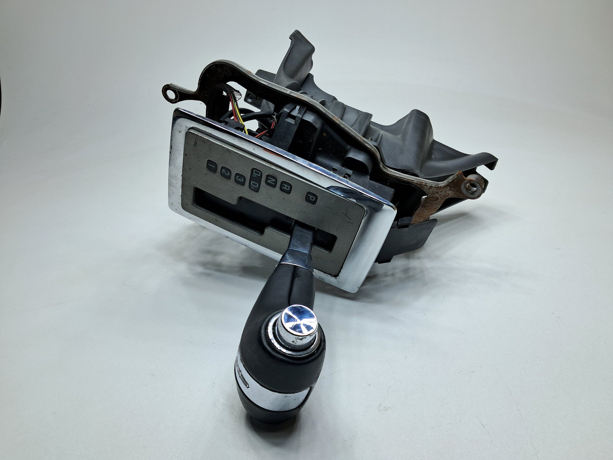 03 - 06 OEM LINCOLN NAVIGATOR AUTOMATIC TRANSMISSION GEAR FLOOR SHIFTER LEVER