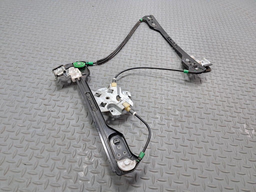 05 -07 OEM CHRYSLER 300 FRONT LEFT DRIVER SIDE DOOR REGULATOR ASSEMBLY