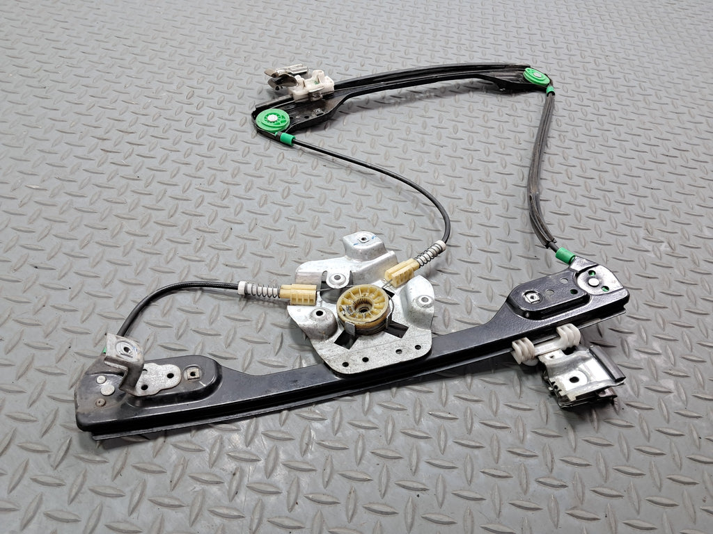 05 -07 OEM CHRYSLER 300 FRONT LEFT DRIVER SIDE DOOR REGULATOR ASSEMBLY