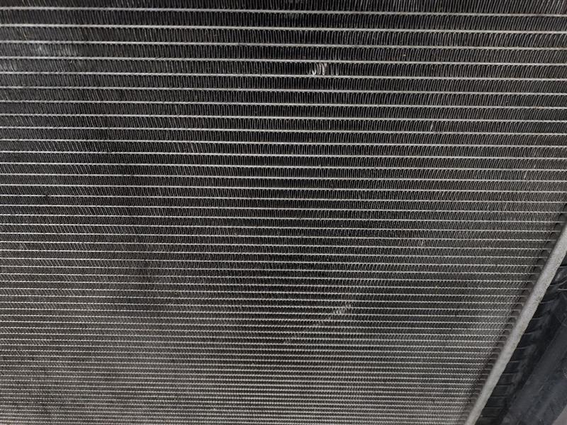 2010 - 2013 OEM LAND ROVER RANGE ROVER SPORT ENGINE COOLANT COOLING RADIATOR