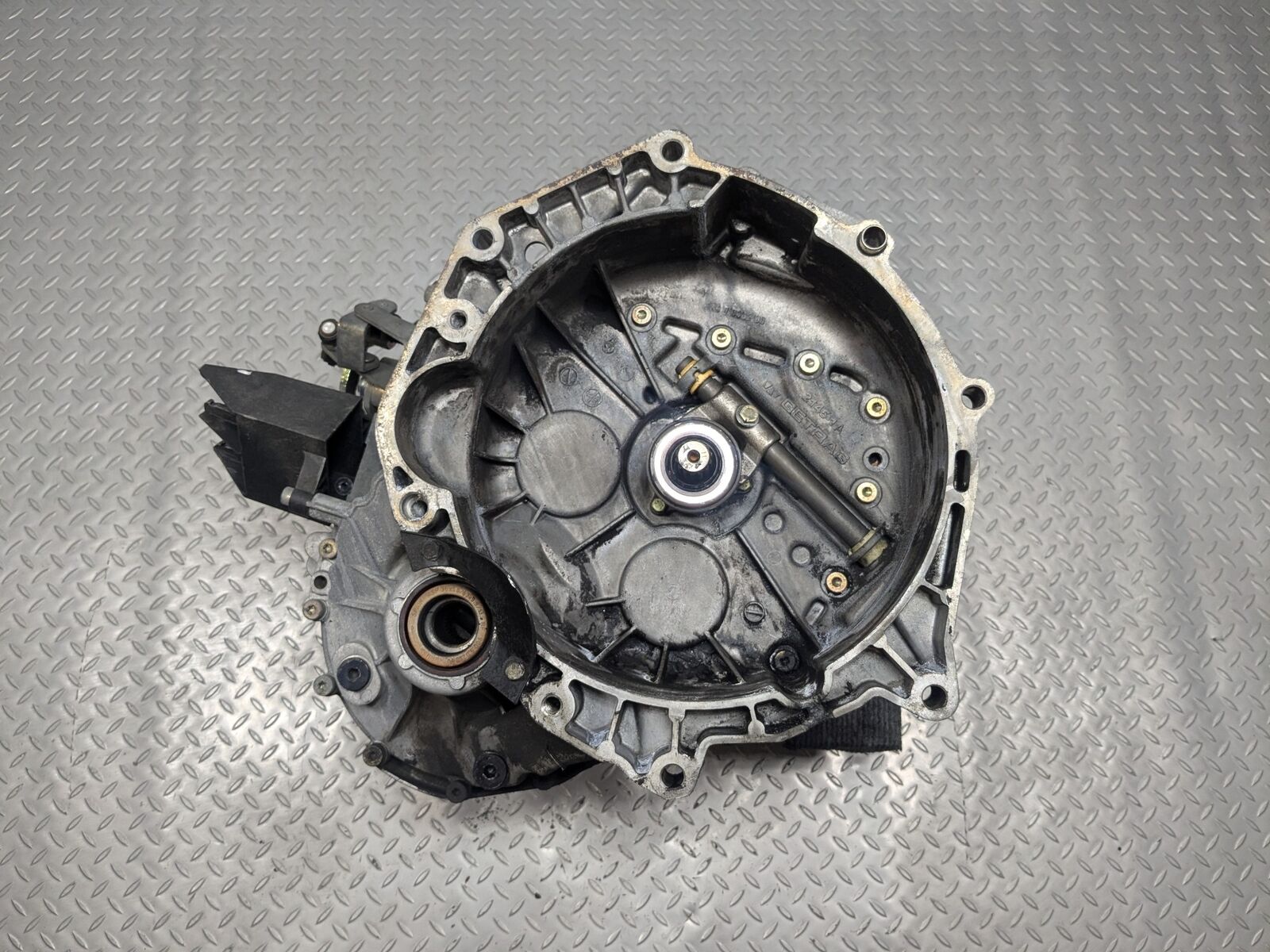 2002 - 2004 OEM MINI COOPER 1.6L MANUAL TRANSMISSION 6 SPEED ASSEMBLY