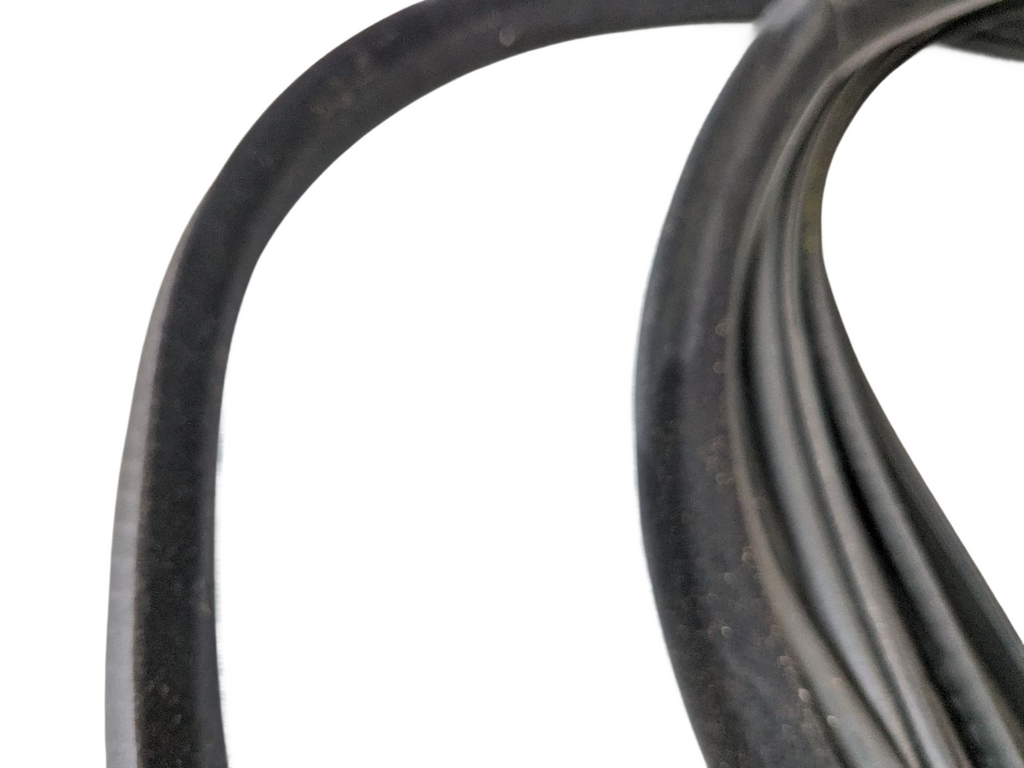 06 - 12 OEM LR RANGE ROVER SPORT FRONT RIGHT SIDE DOOR SEAL WEATHERSTRIP RUBBER