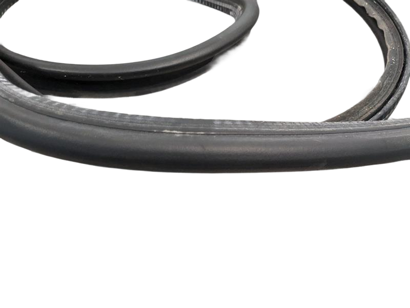 2006 - 2009 OEM MERCEDES-BENZ E350 REAR TAILGATE TRUNK LID WEATHERSTRIP RUBBER