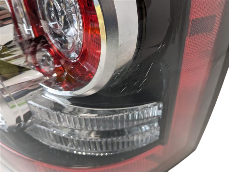 2010 - 2013 OEM LAND ROVER RANGE ROVER SPORT OEM REAR RIGHT SIDE TAIL LIGHT