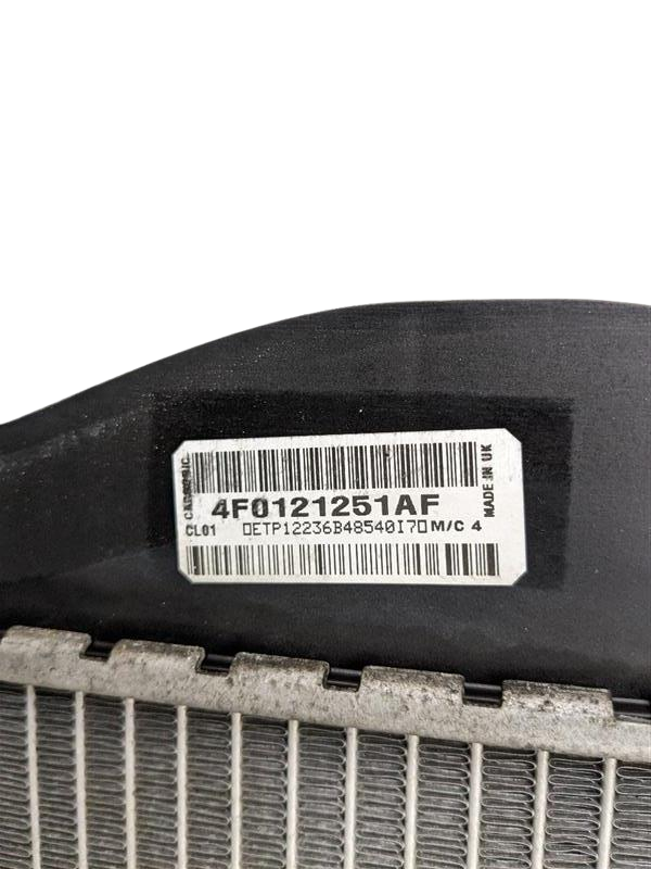 2004 - 2011 OEM AUDI A6 ENGINE COOLING RADIATOR CORE ASSEMBLY
