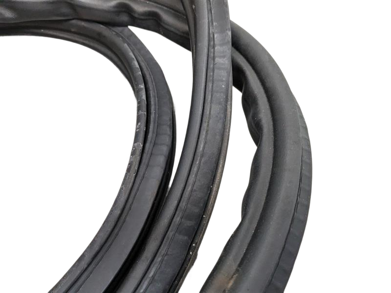 2004 - 2011 OEM AUDI A6 REAR TAILGATE TRUNK LID WEATHERSTRIP RUBBER SEAL