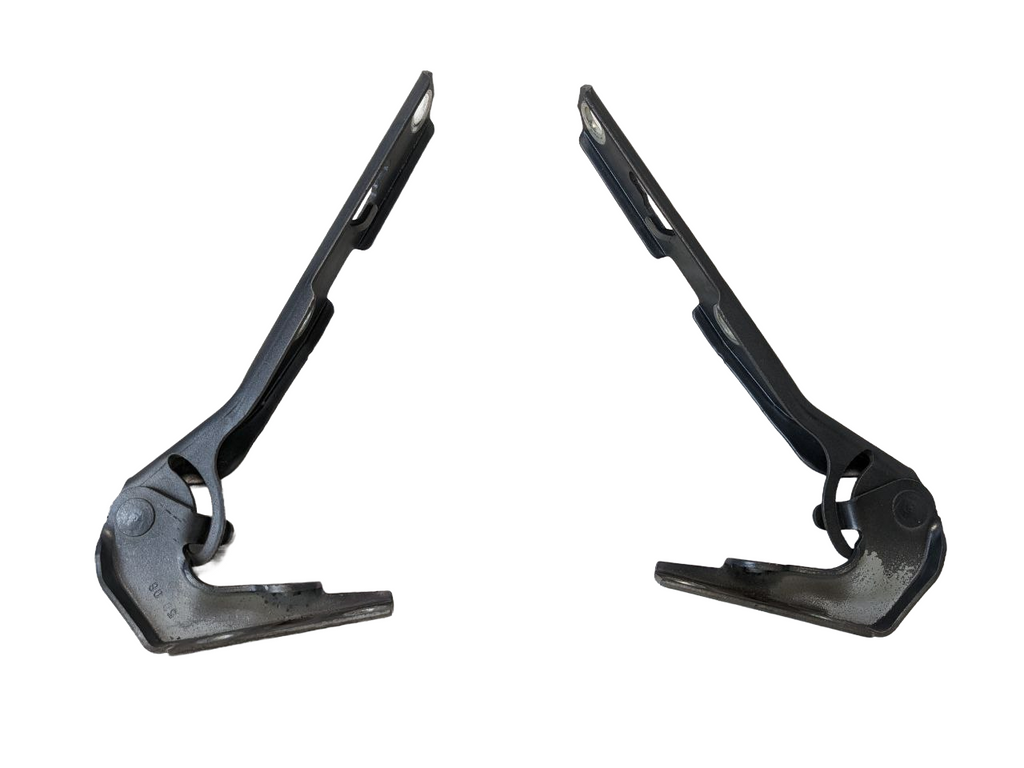 2004 - 2009 OEM AUDI A4 FRONT LEFT AND RIGHT SIDE HOOD BONNET HINGE BRACKET SET