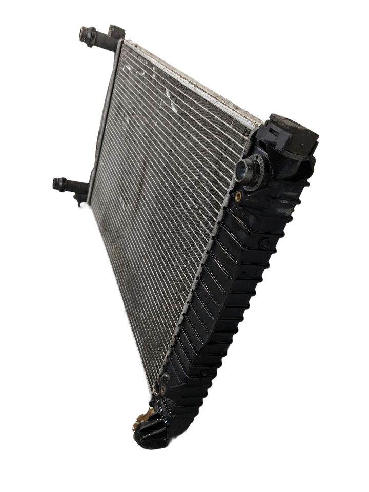 2004 - 2009 OEM AUDI A4 ENGINE COOLING RADIATOR ASSEMBLY