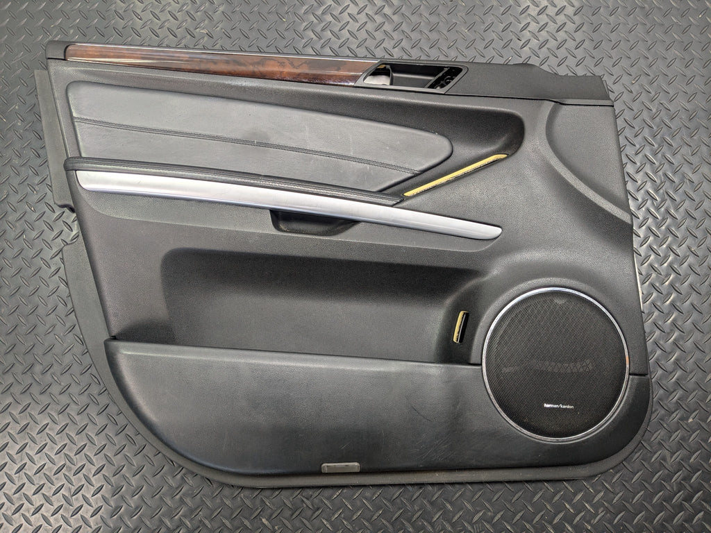 2009 - 2011 OEM MERCEDES-BENZ ML63 FRONT LEFT INTERIOR DOOR PANEL COVER TRIM