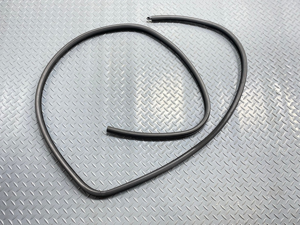 99 - 04 OEM BMW 325I FRONT RIGHT PASSENGER SIDE DOOR SEAL WEATHERSTRIP RUBBER