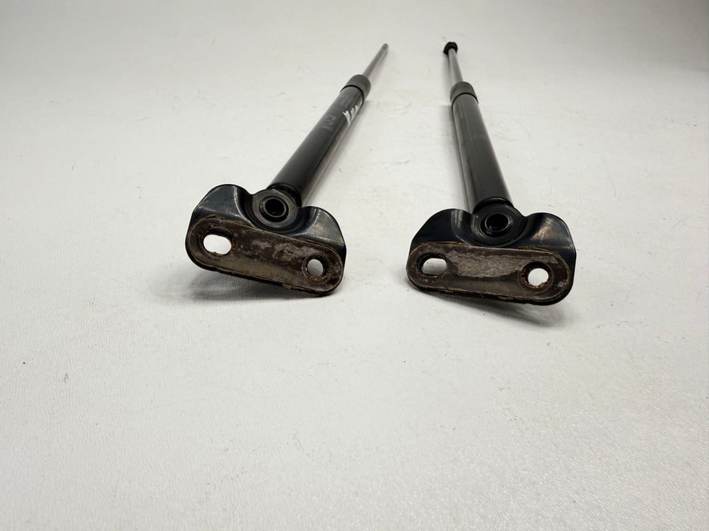 10 - 15 OEM TOYOTA PRIUS REAR RIGHT AND LEFT TRUNK LID HATCH LIFT STRUT SUPPORT