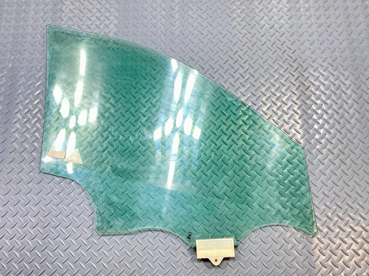 2013 - 2019 OEM HYUNDAI SANTA FE FRONT LEFT DRIVER SIDE DOOR WINDOW GLASS