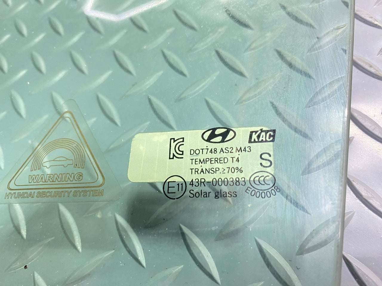 2013 - 2019 OEM HYUNDAI SANTA FE FRONT LEFT DRIVER SIDE DOOR WINDOW GLASS