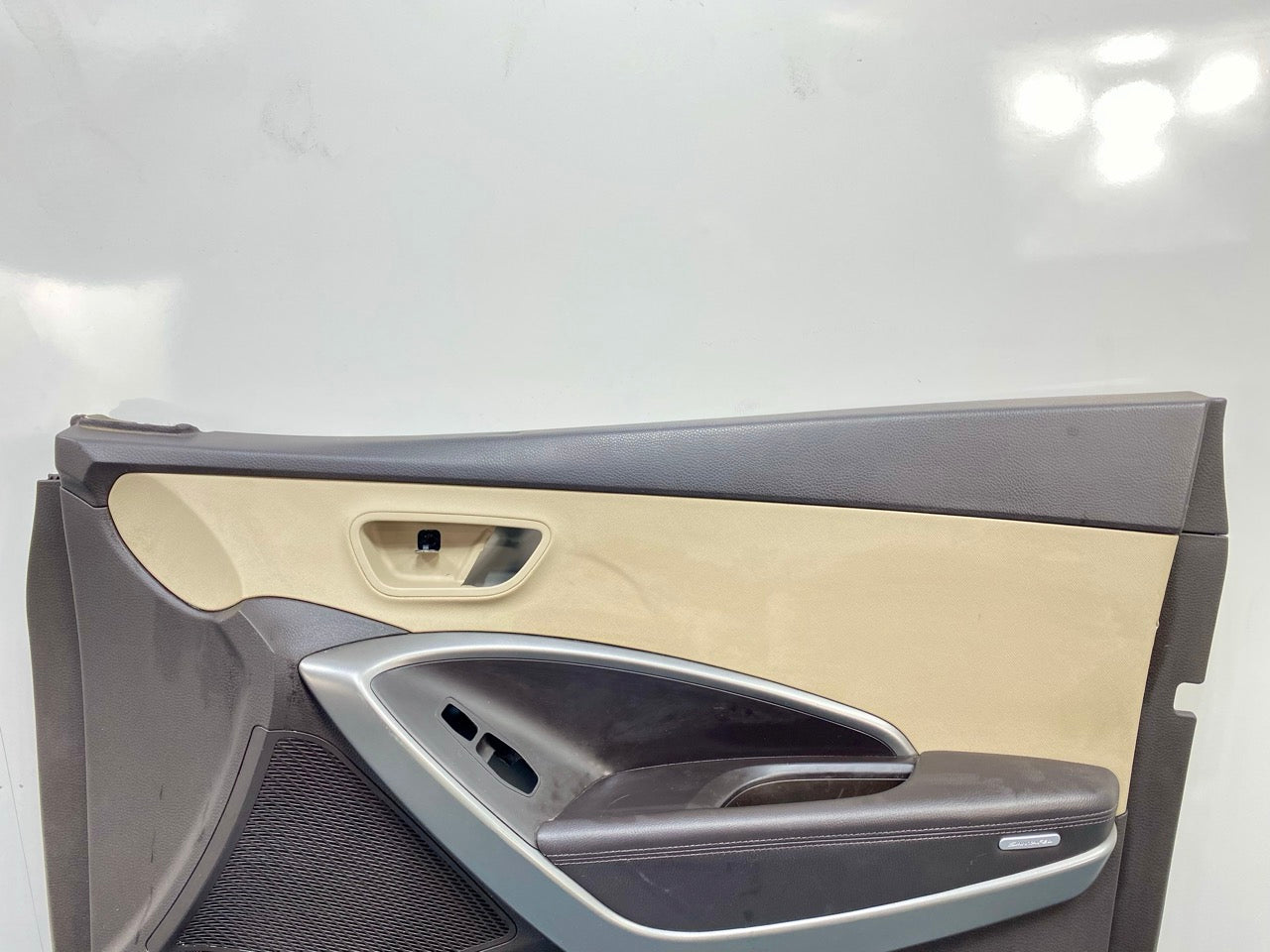 2013 - 2019 OEM HYUNDAI SANTA FE FRONT RIGHT PASSENGER SIDE DOOR TRIM PANEL