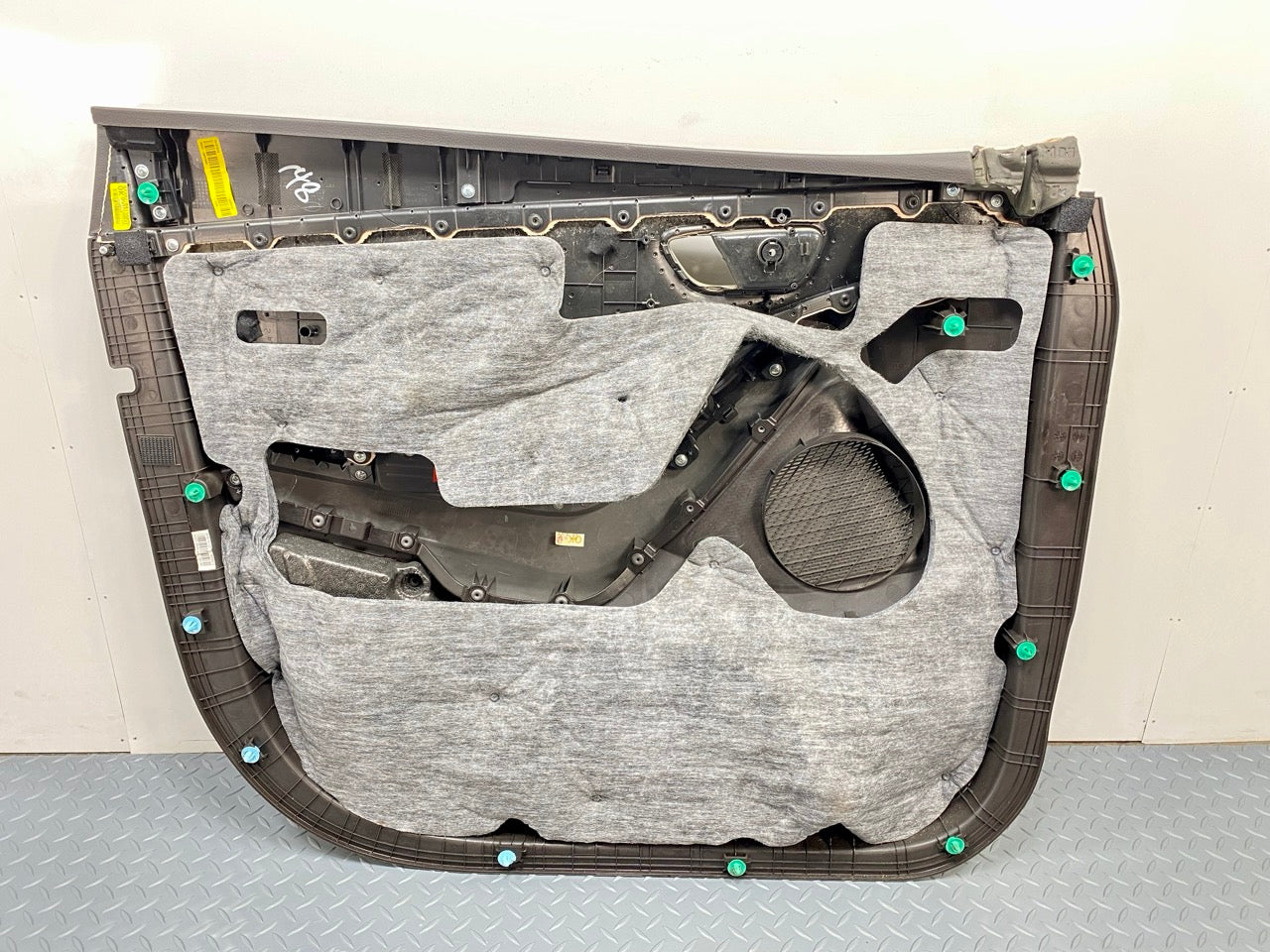 2013 - 2019 OEM HYUNDAI SANTA FE FRONT RIGHT PASSENGER SIDE DOOR TRIM PANEL