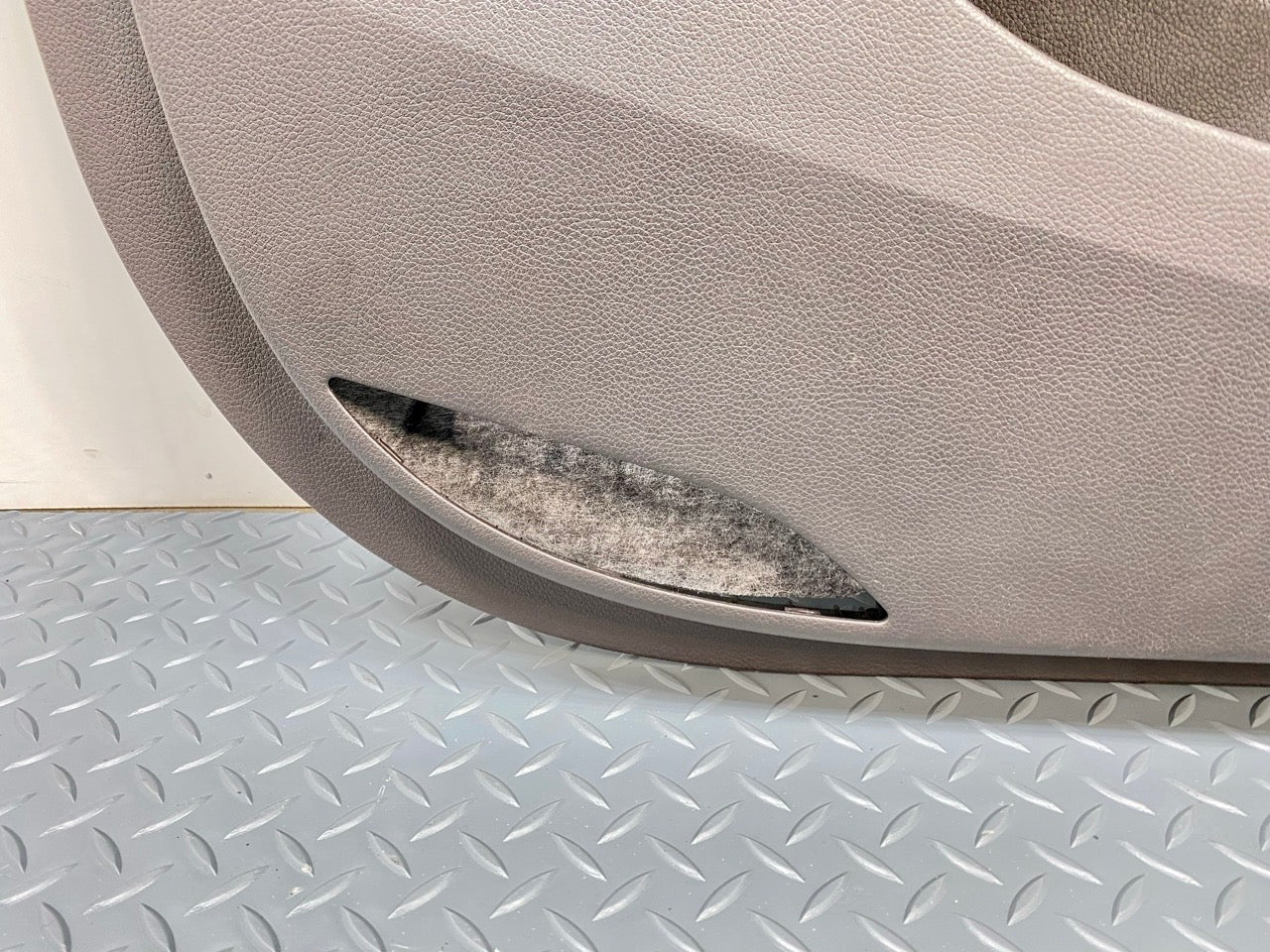 2013 - 2019 OEM HYUNDAI SANTA FE FRONT LEFT DRIVER SIDE DOOR TRIM PANEL