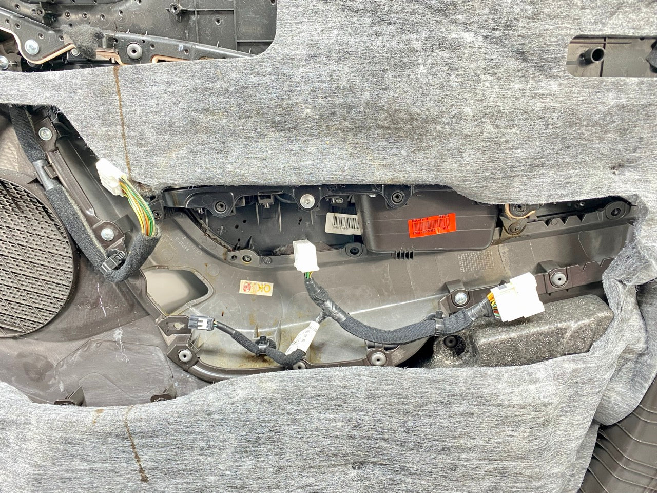 2013 - 2019 OEM HYUNDAI SANTA FE FRONT LEFT DRIVER SIDE DOOR TRIM PANEL