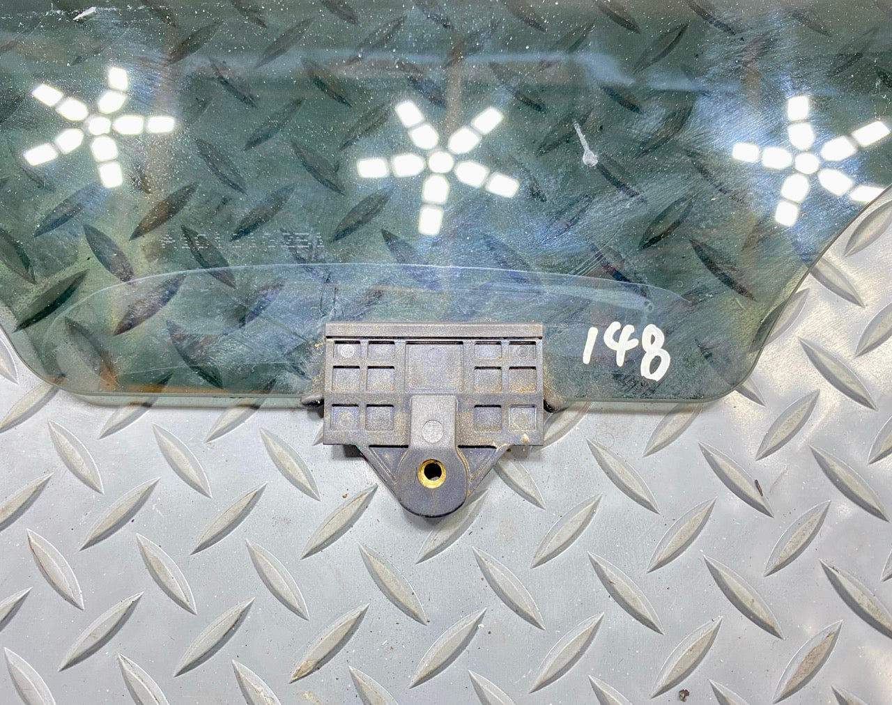 2013 - 2019 OEM HYUNDAI SANTA FE REAR LEFT DRIVER SIDE DOOR WINDOW GLASS